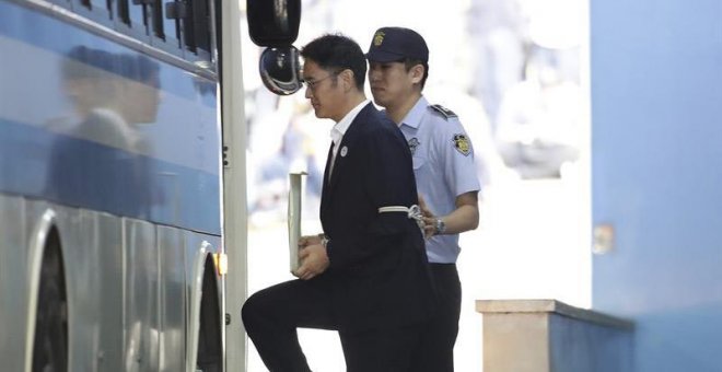 El heredero de Samsung, condenado a cinco años de cárcel por corrupción