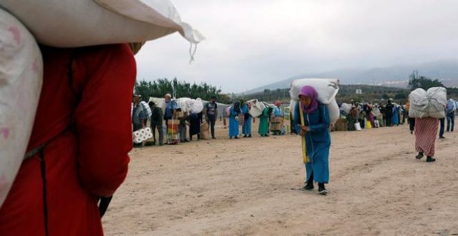 Las "mujeres mulas" que cruzan cada día la frontera entre España y Marruecos