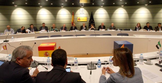 Empleo y las CCAA pactan prorrogar la ayuda de 400 euros a parados hasta el 30 de abril