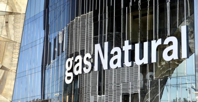 La CNMC abre expediente a Gas Natural y Endesa por indicios de alteración de precios de la luz