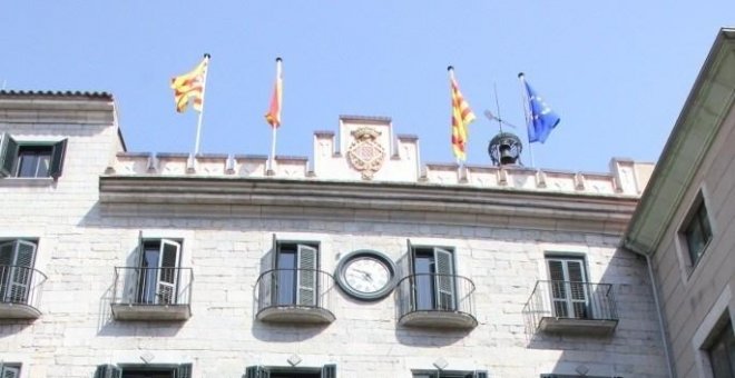 Una cincuentena de ayuntamientos catalanes quiere abrir el 12 de Octubre