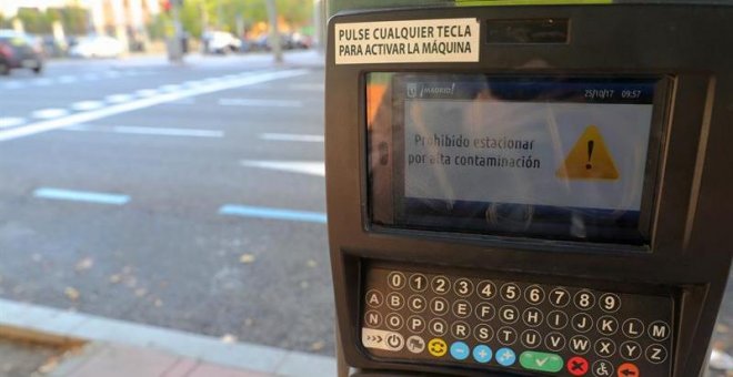 Madrid también prohíbe este jueves aparcar en el centro por la alta contaminación