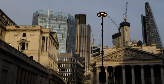 El Banco de Inglaterra sube los tipos de interés por primera vez en diez años