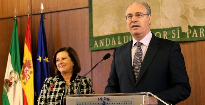 El presidente del Parlamento andaluz fichó a la empresa de su sobrino sólo 24 horas antes del arranque de la campaña del 4-D