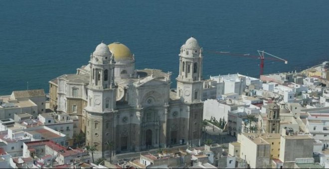 Cádiz sólo permitirá a 40 personas alimentar a gatos callejeros para controlar su cuidado y alimentación