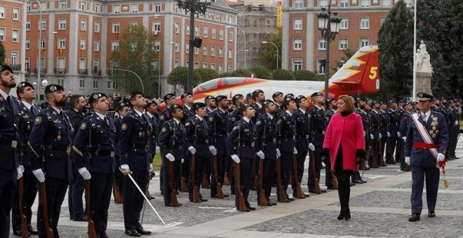 Defensa enviará 30 militares más a Irak para "recuperar la democracia" en el país