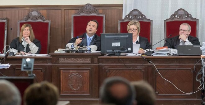 El tribunal de los ERE ignora al PP y rechaza citar a declarar como testigo a Susana Díaz