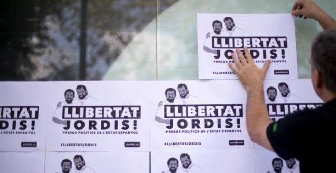 El Constitucional estudiará los recursos en los que 'los Jordis' cuestionan la vulneración de sus derechos