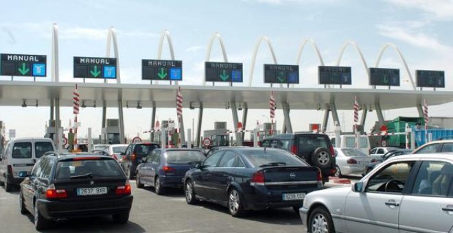 IU pide una auditoría de las nueve autopistas en quiebra rescatadas por el Estado