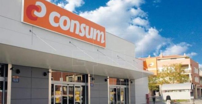 Una campaña para que los supermercados Consum vuelvan a etiquetar en valenciano