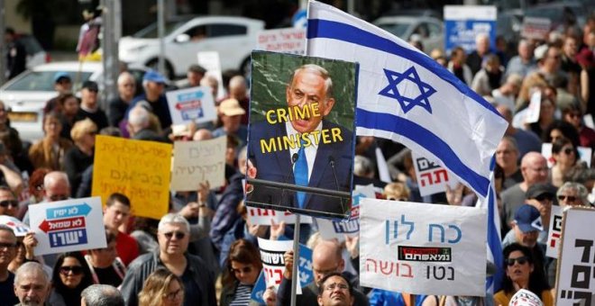 Netanyahu se atrinchera con sus socios en el Gobierno ante las acusaciones de corrupción