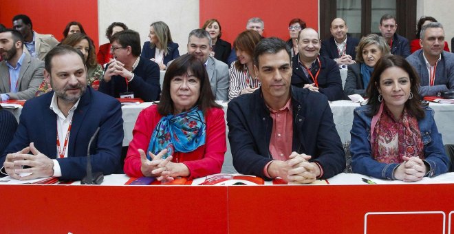 Sánchez pide al PSOE aprovechar la división entre las "dos derechas"