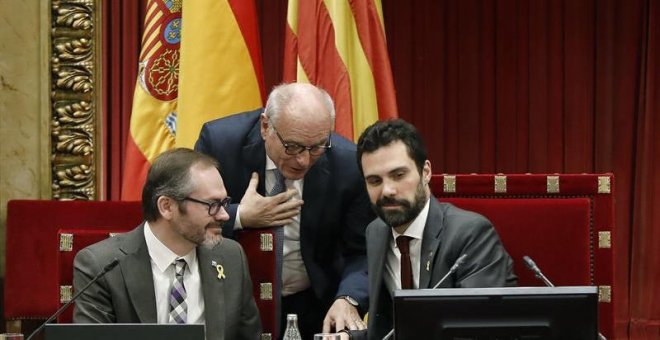 El Gobierno analiza la resolución del Parlament por si tiene algún efecto más allá del político