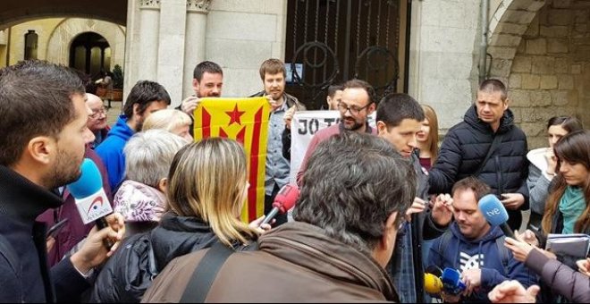 El abogado de los jóvenes que quemaron la foto de los reyes: "El fallo del TEDH reafirma el carácter no violento del independentismo"