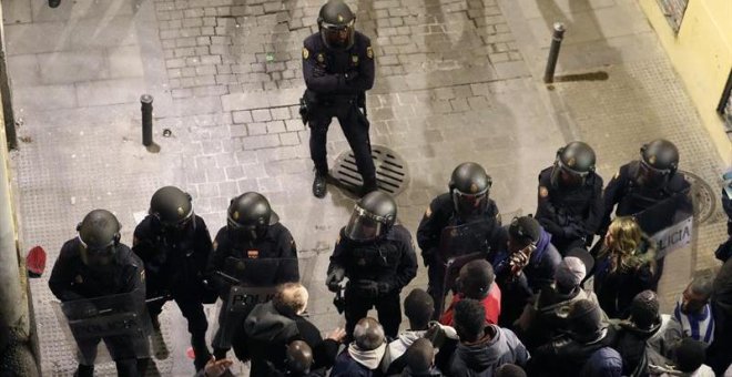 Sale del hospital el senegalés al que la Policía agredió con una porra en Lavapiés