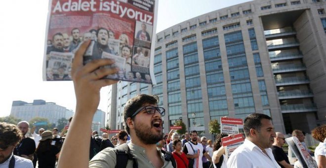 Estrasburgo condena a Turquía por encarcelar a dos periodistas tras el intento de golpe de Estado