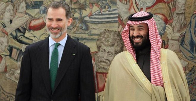 Máximos honores de España al príncipe saudí ante la venta de armas a su régimen