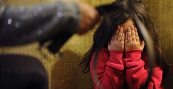 El Congreso se compromete con el Gobierno para una ley contra la violencia infantil