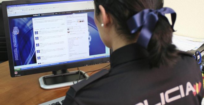 La policía envía al juzgado de guardia un informe sobre foros y webs que distribuyen datos de la víctima de 'La Manada'