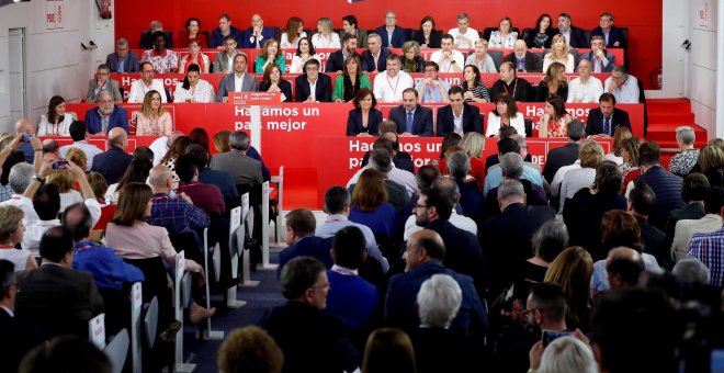 El PSOE apoya la moción de Sánchez, pero le advierte que sin pactar con los independentistas