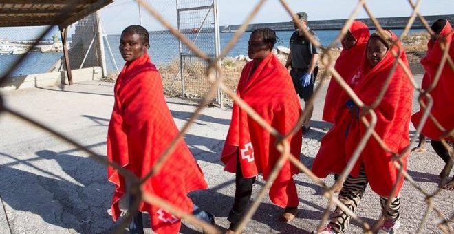 Hallados 4 migrantes muertos a bordo de dos pateras donde viajaban otras 80 personas
