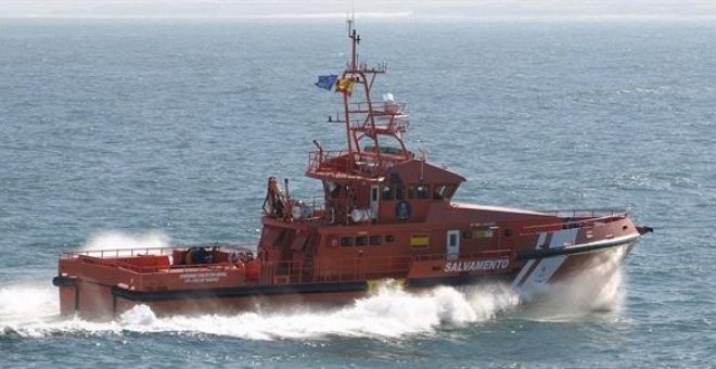 Cuatro muertos y 686 personas rescatadas de 62 pateras en aguas del Estrecho