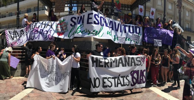 Las calles de Huelva se inundan de dignidad para reclamar los derechos de las temporeras