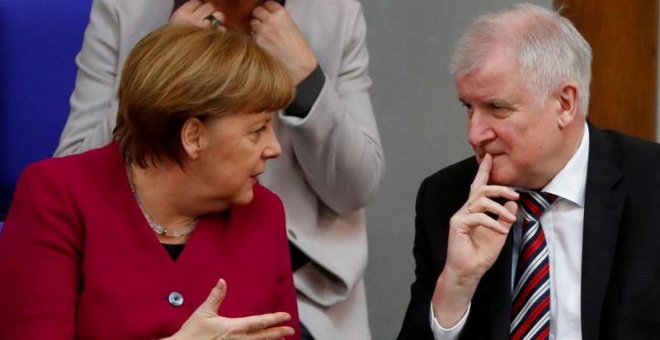 Merkel y su socio bávaro aparcan su pulso migratorio hasta la cumbre de la UE