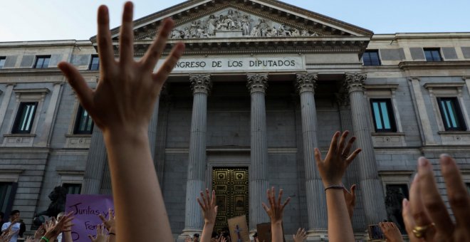 Miles de personas marchan contra la libertad de 'La Manada':“¿Qué tiene que pasar para que se tomen en serio nuestras vidas?”