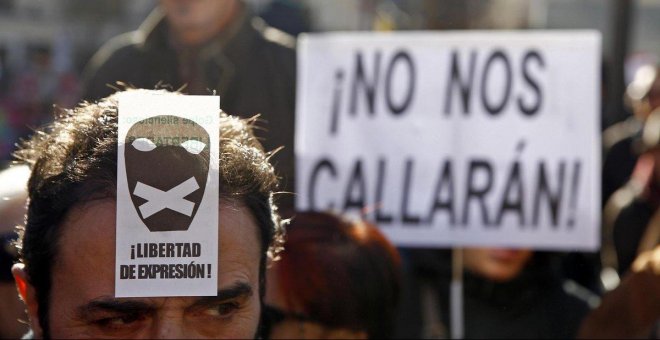 El Congreso comienza a desmontar las 'mordazas' de Rajoy a la libertad de expresión