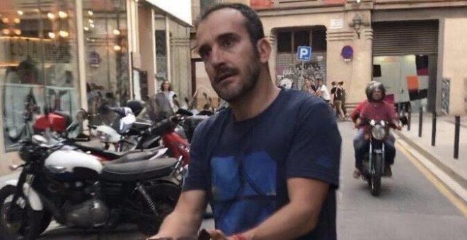 El policía que agredió a Borrás, miembro de la Brigada de Información acusada por los Mossos en 2014 de alertar a yihadistas