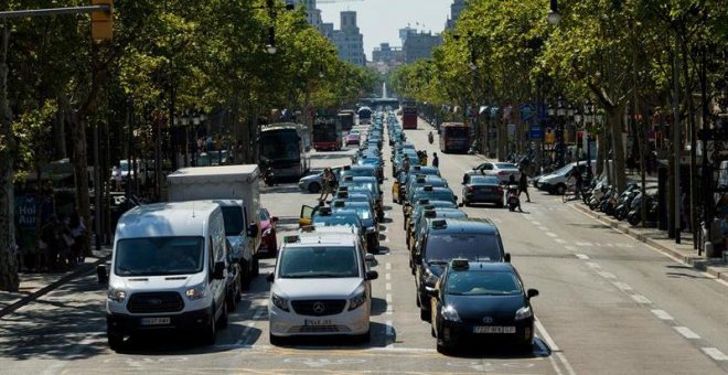 Las claves del conflicto entre los taxis y los vehículos de alquiler con conductor