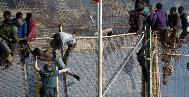 Bruselas anuncia tres millones de euros de ayuda a España para aumentar el número de guardias civiles en la frontera sur
