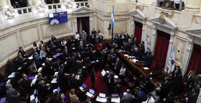 El Senado debate la legalización del aborto en Argentina en un largo y tenso debate