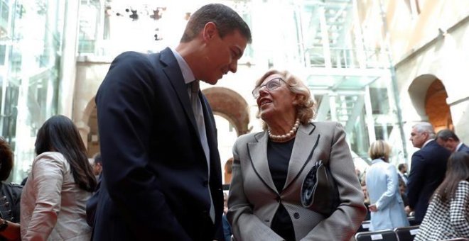 Sánchez dice, 24 horas después, que "no se produjo" la llamada a Manuela Carmena