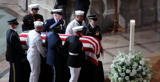 La hija de McCain responde a Trump en el funeral del senador: "EEUU no necesita ser grande de nuevo, porque siempre lo fue""