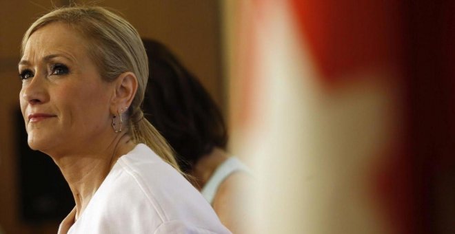 Cifuentes pide a la Complutense una excedencia de dos años