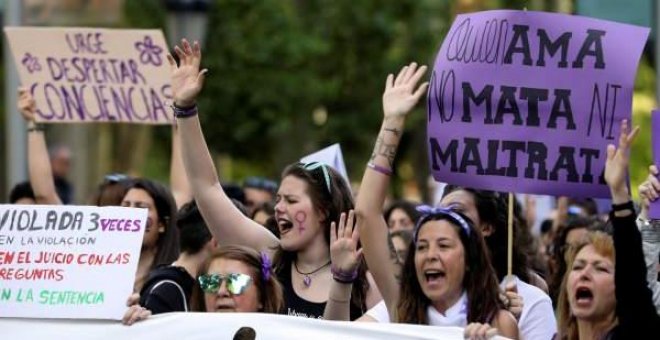 Organizaciones y juristas feministas "indignadas" exigen el cambio del Código Penal y formación en violencia de género