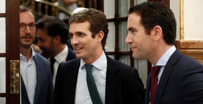 El número dos del PP se declara "absolutamente feminista", mientras Casado pide combatir la "ideología de género"