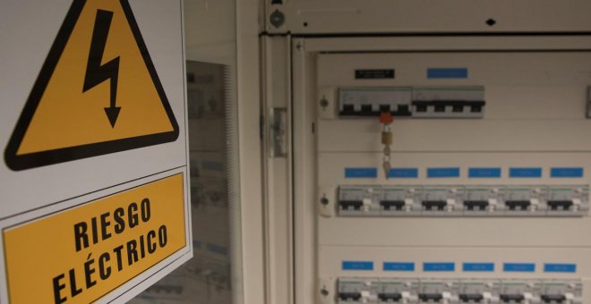 Las eléctricas se forran a la velocidad de la luz: más de 10.000 euros limpios por minuto