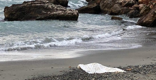 Encontrado el cadáver de una mujer en una playa de La Herradura (Granada)