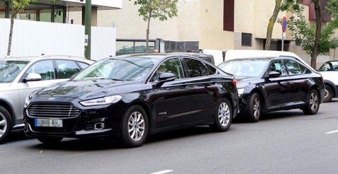 Los taxistas recurrirán en los tribunales la moratoria de cuatro años del decreto que regula Uber y Cabify