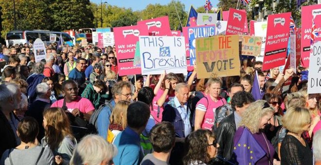 Más de medio millón de personas marchan en Londres pidiendo otro referéndum para evitar el Brexit