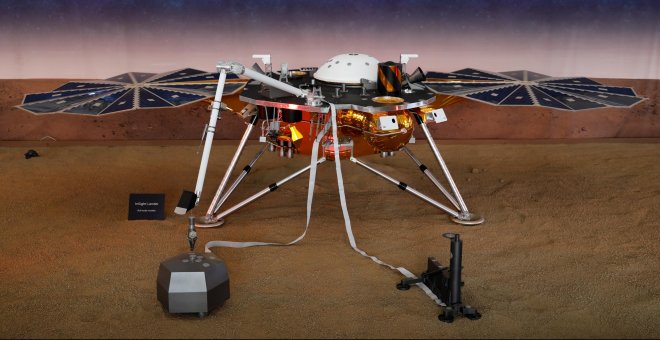 El módulo InSight de la NASA aterriza con éxito en Marte y envía su primera imagen