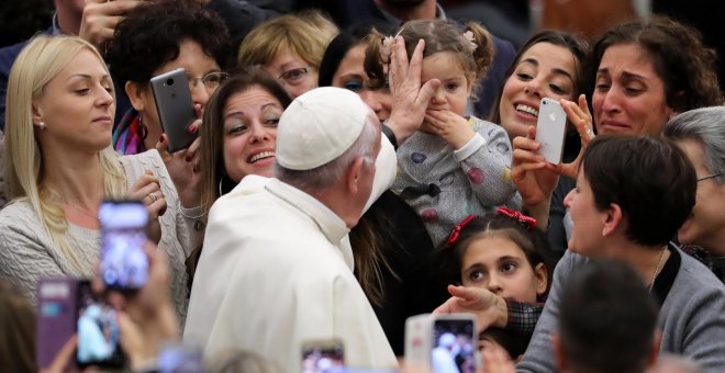 El Papa pide a los sacerdotes que abusan de menores que se entreguen a la Justicia