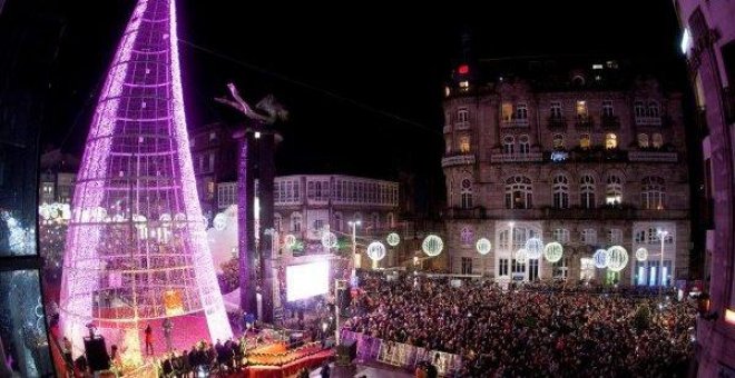 Los taxistas de Vigo llevan gratis a 200 ancianos para ver las luces de Navidad