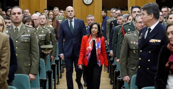 La plataforma '45 sin despidos' pide a la ministra Robles una Ley de Carrera Militar Única para acabar con las discriminaciones