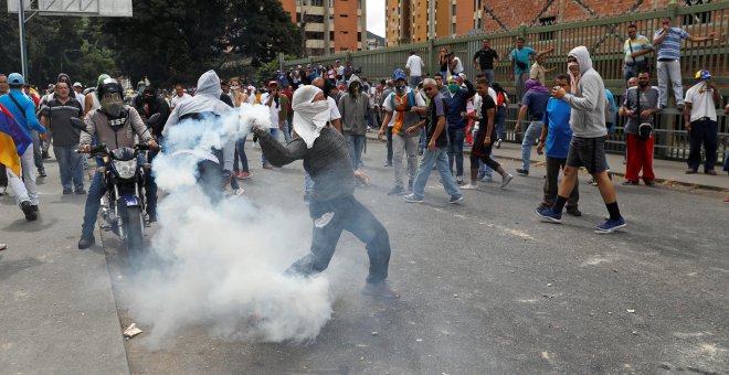 Elevan a 26 la cifra de muertos en las protestas contra Maduro en Venezuela
