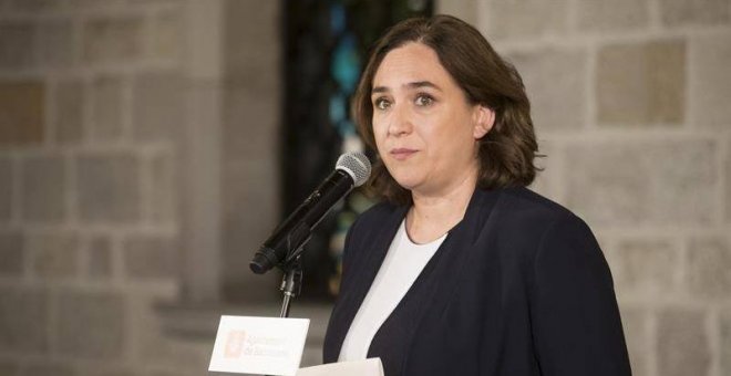 Colau llama "secuestradores de niños" al PP por su propuesta sobre mujeres migrantes sin papeles que den a su hijo en adopción