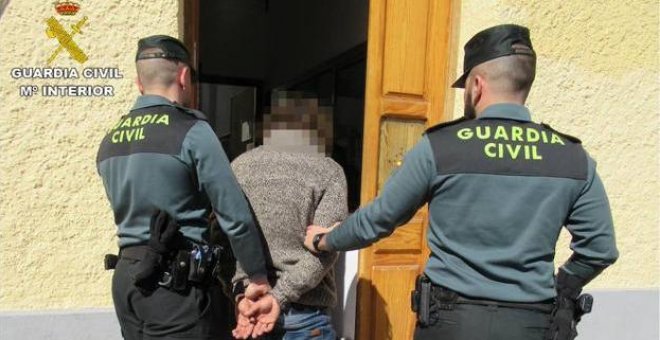 Condenado a 16 meses de cárcel el hombre que eyaculó sobre una pasajera en un autobús de Alicante